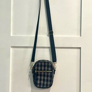 Elegant Checkered Crossbody Bag - Black and Gold
